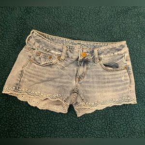 American Eagle decorated shorts